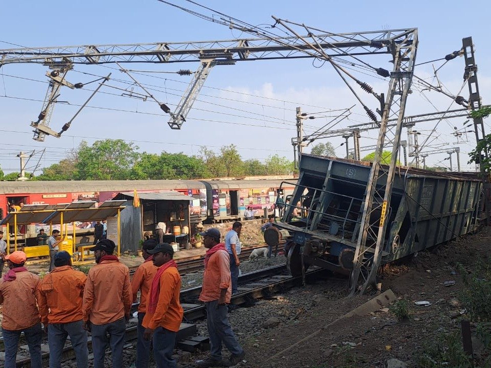 MP Train Accident News :