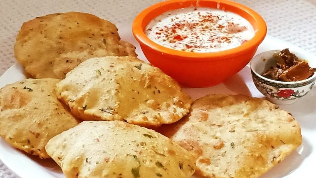 Aaloo-Suji ki Puri :