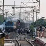 Patliputra Station Protest: बिहार के पाटलिपुत्र स्टेशन पर छात्रों का उपद्रव, ट्रेन लेट होने पर भारी पथराव; रेलवे IG जितेंद्र राणा समेत कई पुलिसकर्मी घायल!