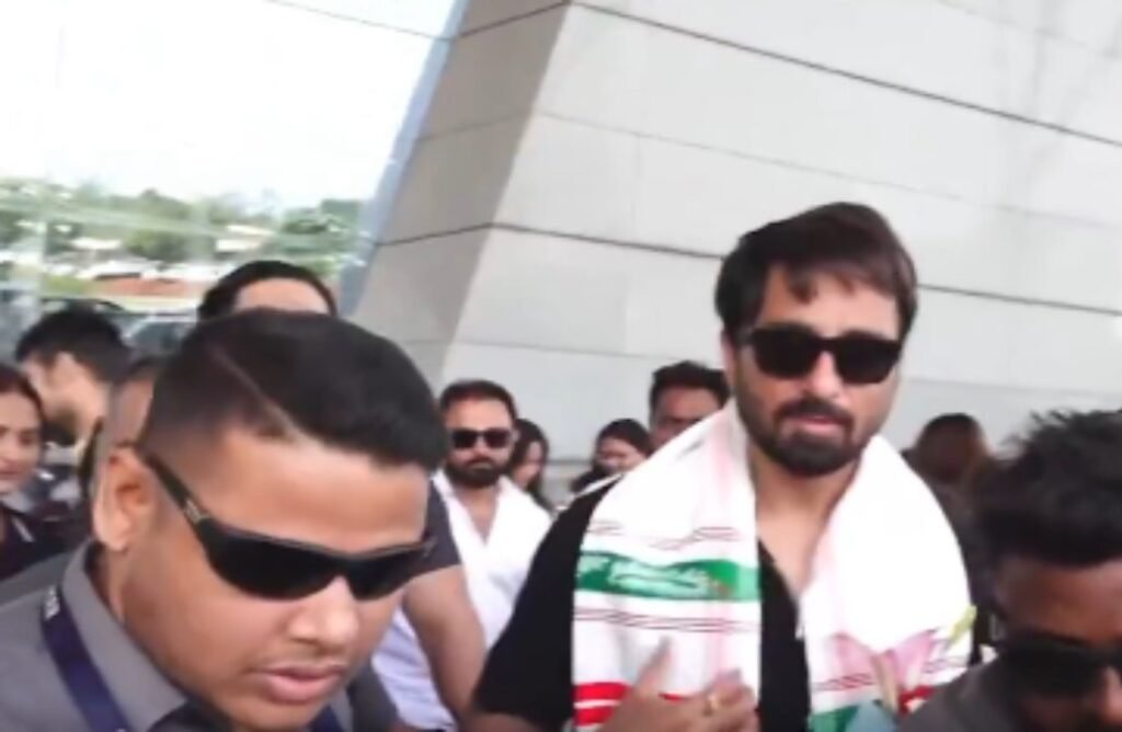 Sonu Sood Ayodhya donation controversy