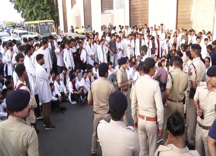 MP Intern Doctors Protest