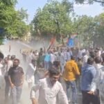 CEC के खिलाफ आर-पार के मूड में कांग्रेस: हथकड़ी लगाकर निकले पटवारी-सिंघार, बैरिकेडिंग पर टकराव में उपनेता प्रतिपक्ष हेमंत कटारे चोटिल