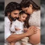 दीपिका पादुकोण और रणवीर सिंह दूसरी बार बने माता-पिता, नन्हे पैरों के निशान वाला कार्ड शेयर कर दी गुड न्यूज