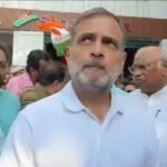 ‘संसद से रोके गए तो जंतर-मंतर सही’: सागर रत्ना में मंथन के बाद बस में निकले विपक्षी सांसद, CEC के इस्तीफे पर अड़ा विपक्ष